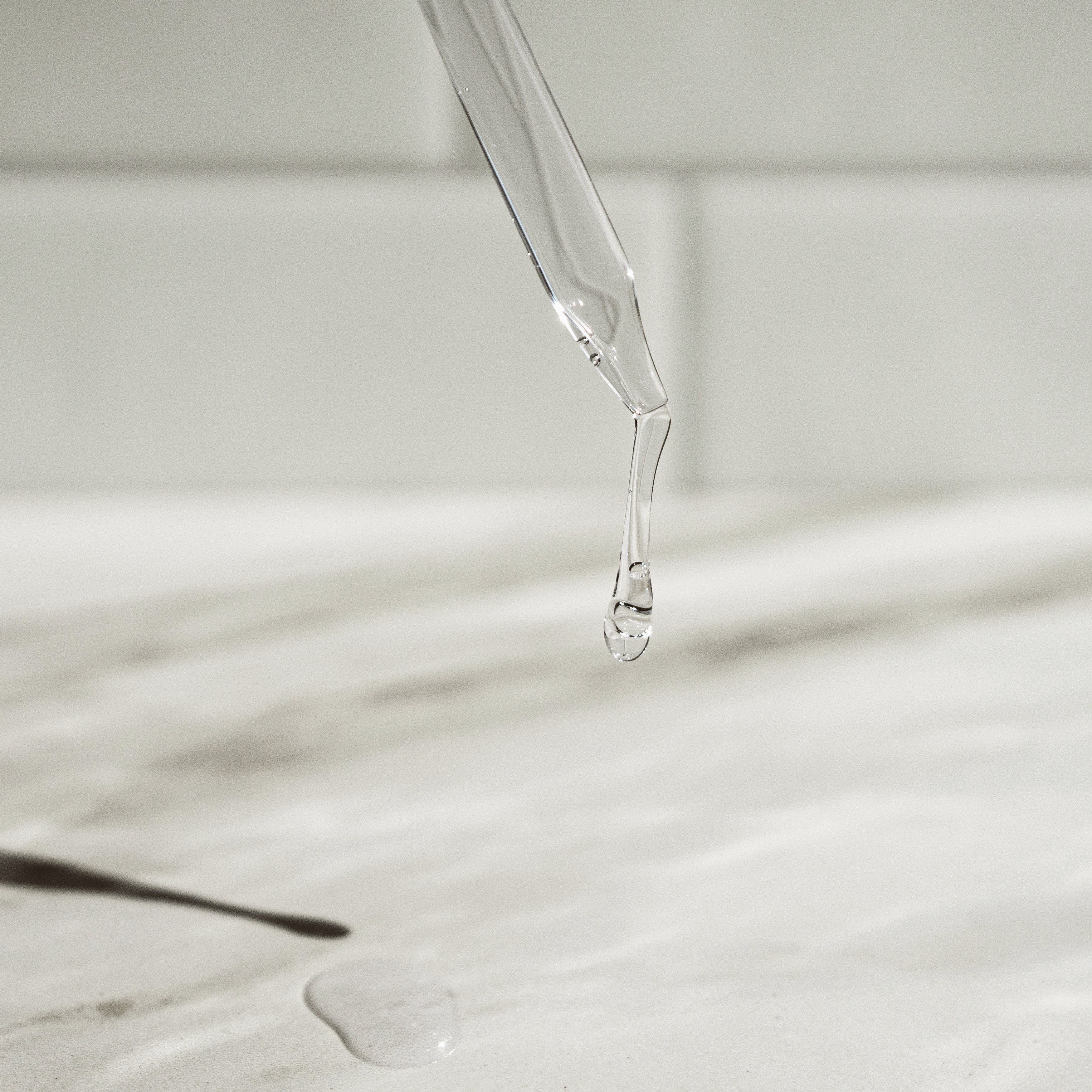 Blue Sea Kale + Niacinamide Smoothing Facial Serum